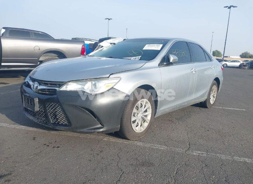 Photo 2 of 2017 Toyota Camry LE (VIN 4T1BF1FK8HU667954)
