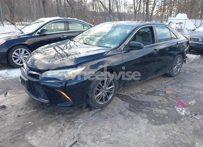 Photo 2 of 2017 Toyota Camry LE/XLE/SE/XSE (VIN 4T1BF1FK8HU676279)