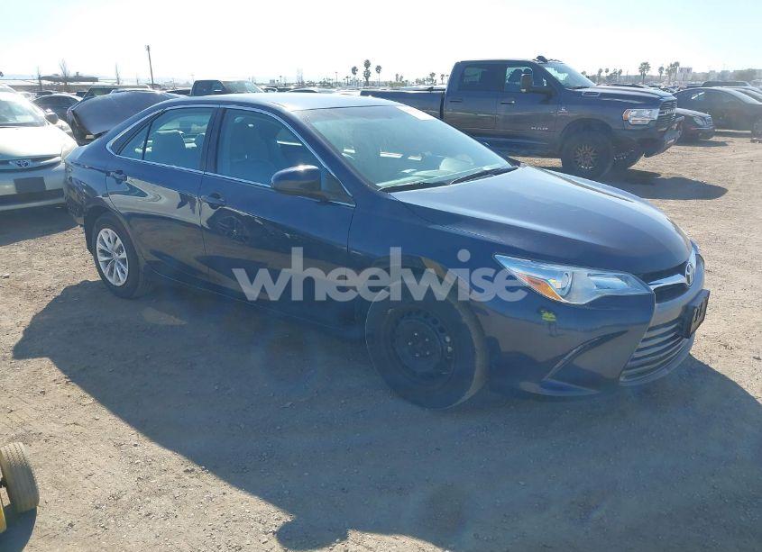 2017 Toyota Camry LE (VIN 4T1BF1FK8HU681840) main photo