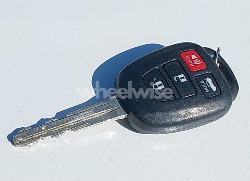 Photo 11 of 2017 Toyota Camry LE (VIN 4T1BF1FK8HU681840)