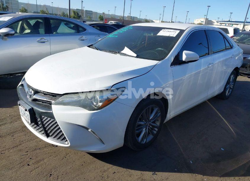 Photo 2 of 2017 Toyota Camry SE (VIN 4T1BF1FK8HU682406)