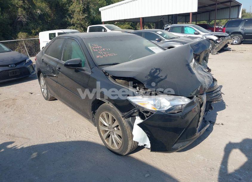 2017 Toyota Camry XLE (VIN 4T1BF1FK8HU698802) main photo