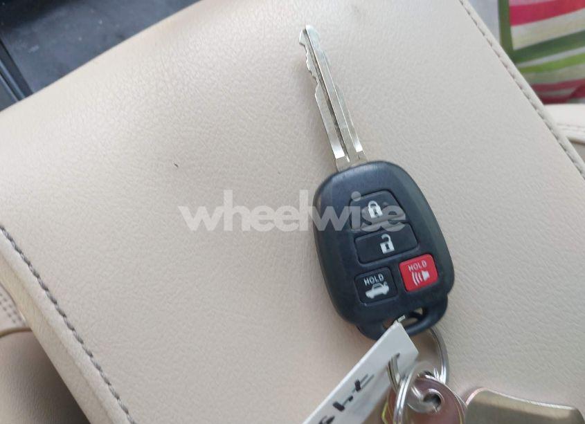 Photo 11 of 2017 Toyota Camry XLE (VIN 4T1BF1FK8HU698802)