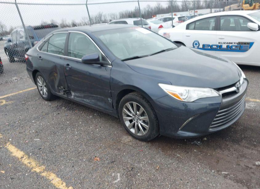 2017 Toyota Camry XLE (VIN 4T1BF1FK8HU705795) main photo