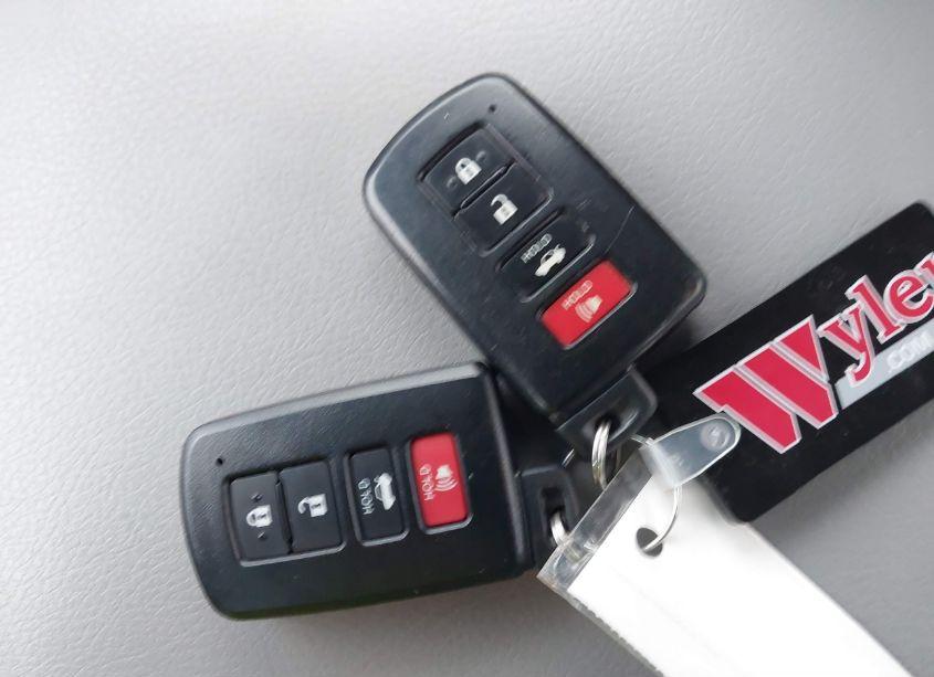 Photo 11 of 2017 Toyota Camry XLE (VIN 4T1BF1FK8HU705795)