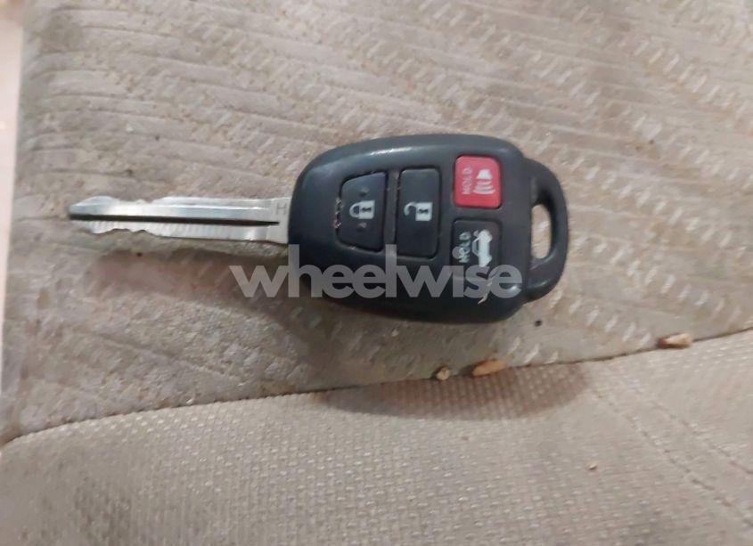 Photo 11 of 2017 Toyota Camry LE (VIN 4T1BF1FK8HU712097)