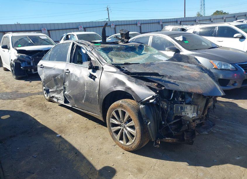 2017 Toyota Camry XLE (VIN 4T1BF1FK8HU717798) main photo