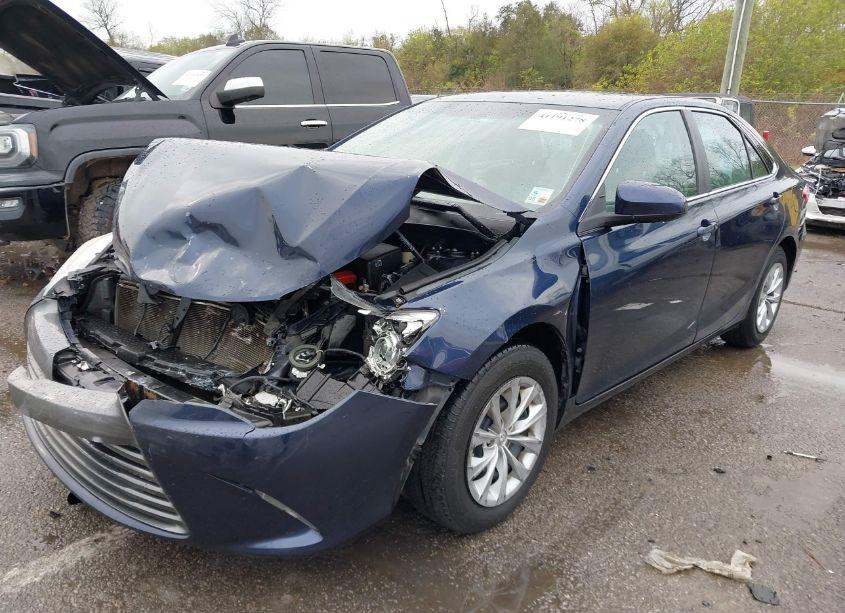 Photo 2 of 2017 Toyota Camry LE (VIN 4T1BF1FK8HU721558)