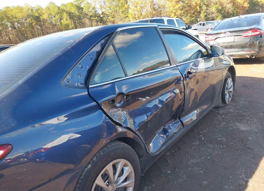 Photo 6 of 2017 Toyota Camry LE (VIN 4T1BF1FK8HU734052)