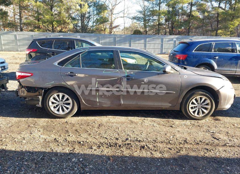 Photo 13 of 2017 Toyota Camry LE (VIN 4T1BF1FK8HU747576)