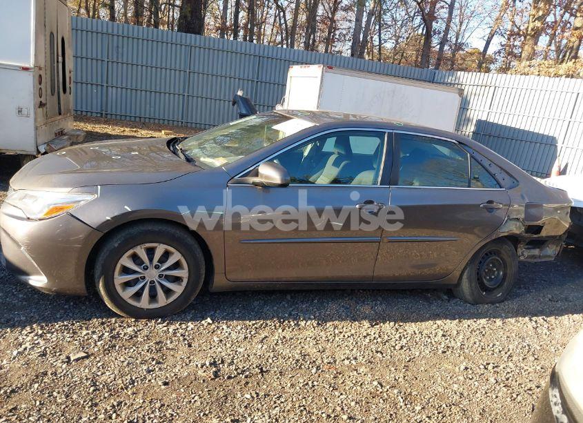 Photo 14 of 2017 Toyota Camry LE (VIN 4T1BF1FK8HU747576)