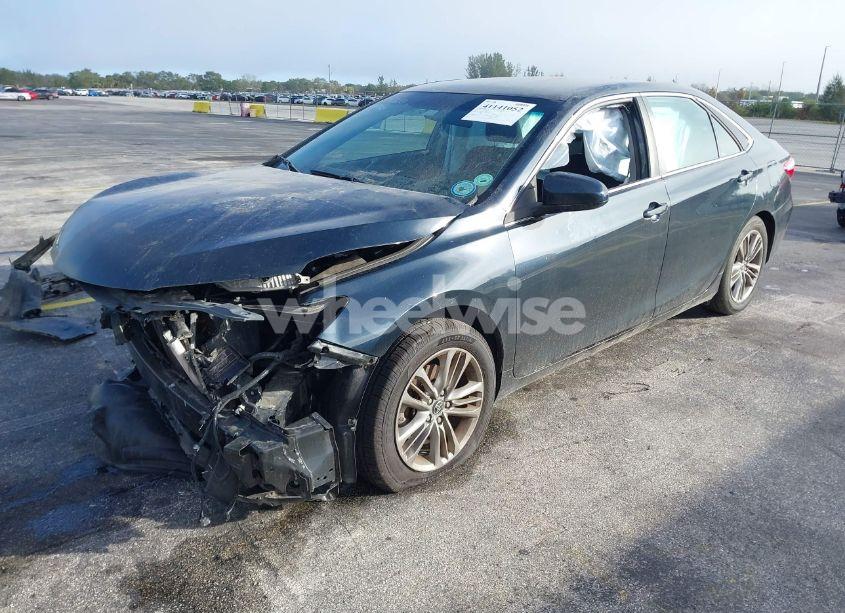 Photo 2 of 2017 Toyota Camry SE (VIN 4T1BF1FK8HU747688)