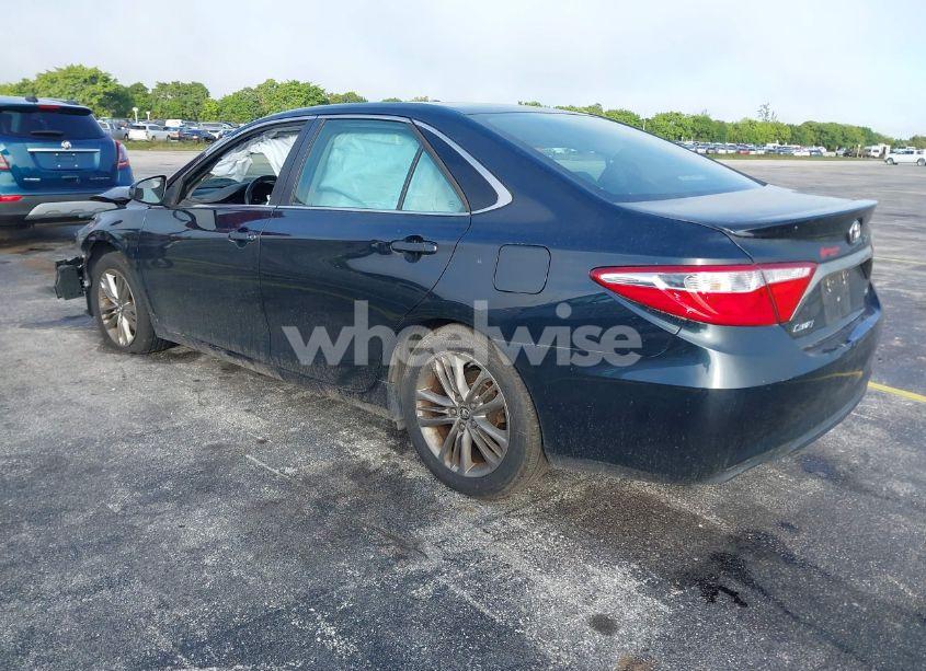 Photo 3 of 2017 Toyota Camry SE (VIN 4T1BF1FK8HU747688)