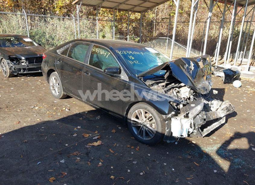 2017 Toyota Camry SE (VIN 4T1BF1FK8HU752356) main photo