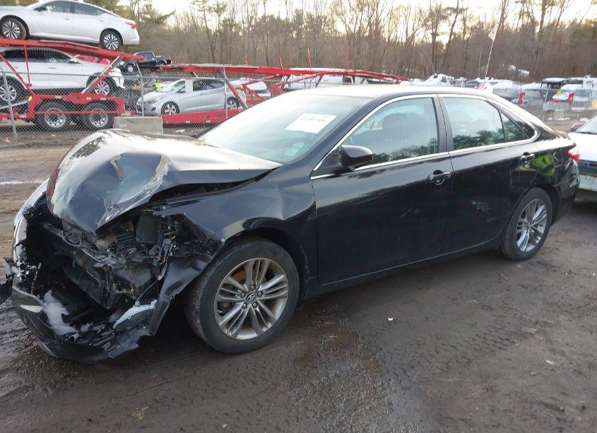 Photo 2 of 2017 Toyota Camry SE (VIN 4T1BF1FK8HU780013)