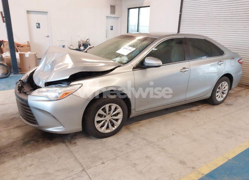 Photo 2 of 2017 Toyota Camry LE (VIN 4T1BF1FK8HU784241)