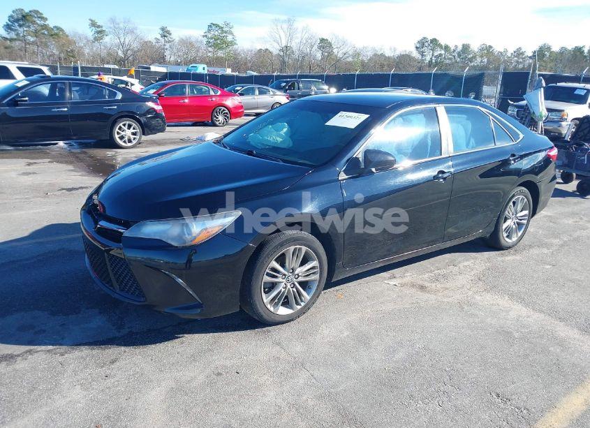 Photo 2 of 2017 Toyota Camry LE/XLE/SE/XSE (VIN 4T1BF1FK8HU792484)