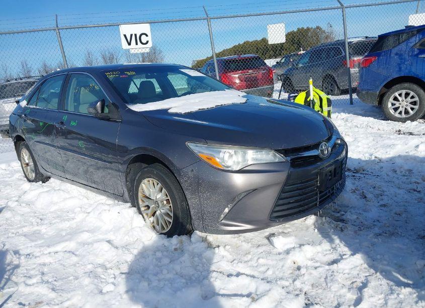 2017 Toyota Camry LE (VIN 4T1BF1FK8HU794896) main photo