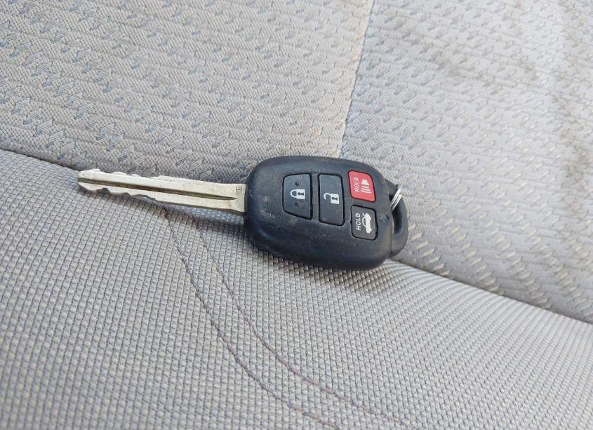 Photo 11 of 2017 Toyota Camry LE (VIN 4T1BF1FK8HU794896)