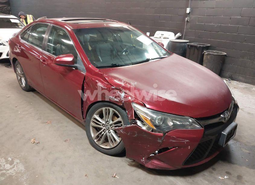 2017 Toyota Camry SE (VIN 4T1BF1FK8HU804066) main photo