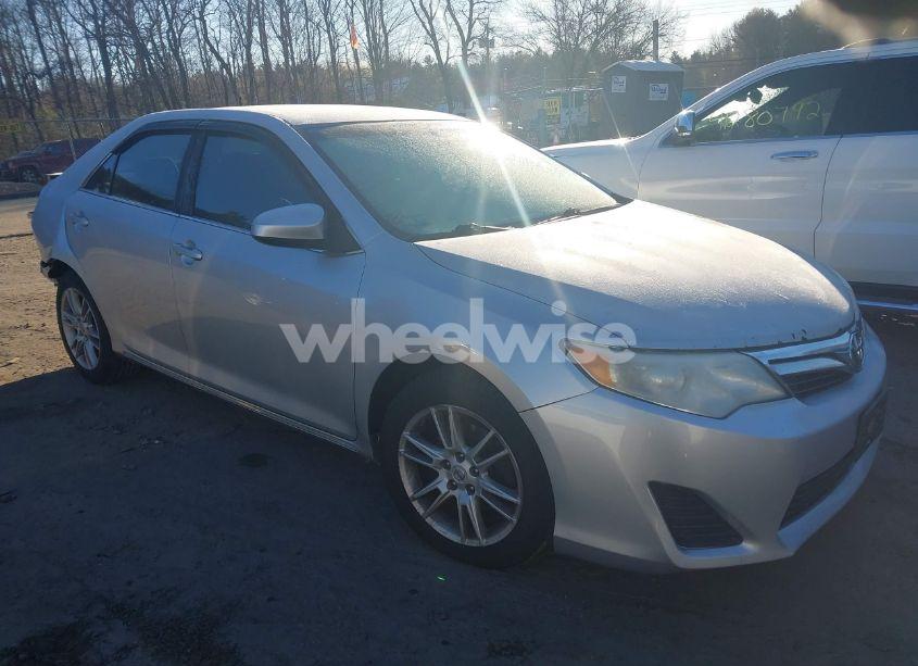 2012 Toyota Camry LE (VIN 4T1BF1FK9CU040527) main photo