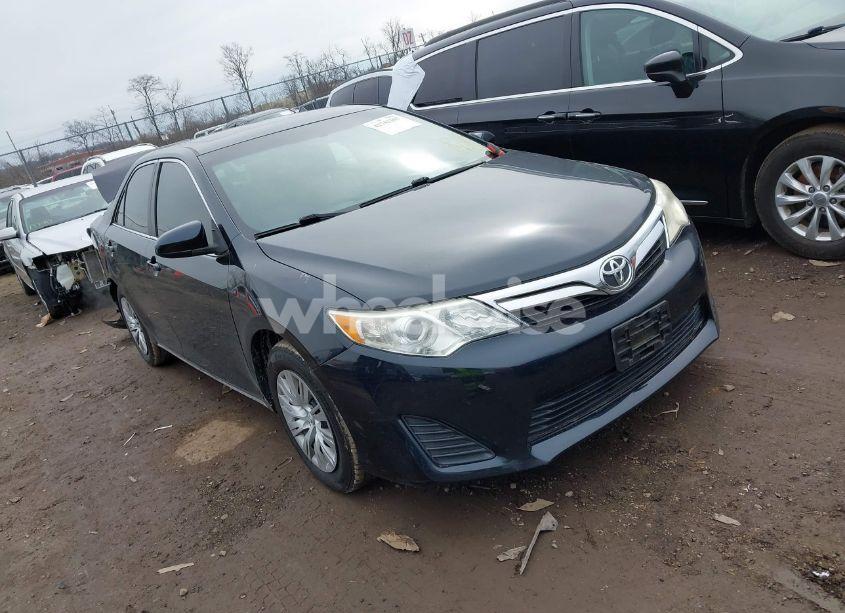 2012 Toyota Camry LE (VIN 4T1BF1FK9CU045579) main photo