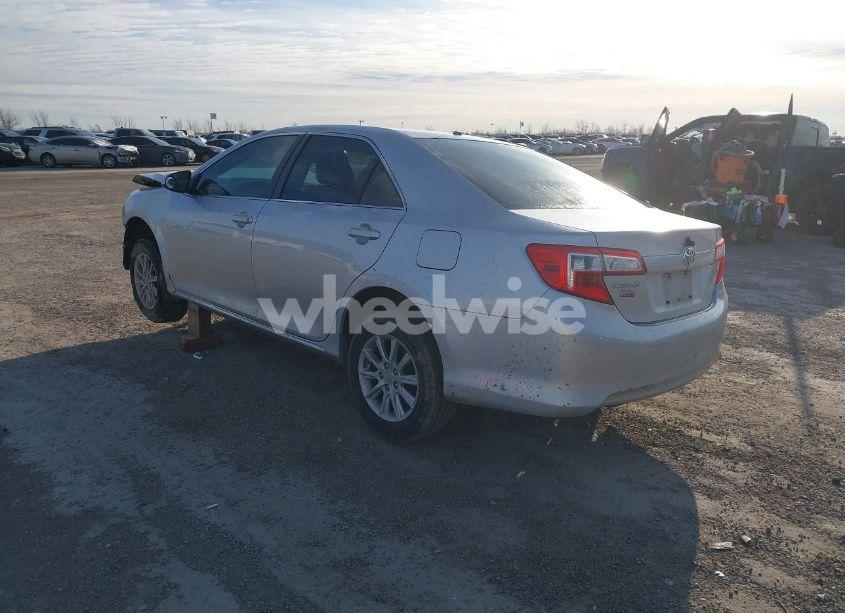 Photo 3 of 2012 Toyota Camry LE (VIN 4T1BF1FK9CU122371)
