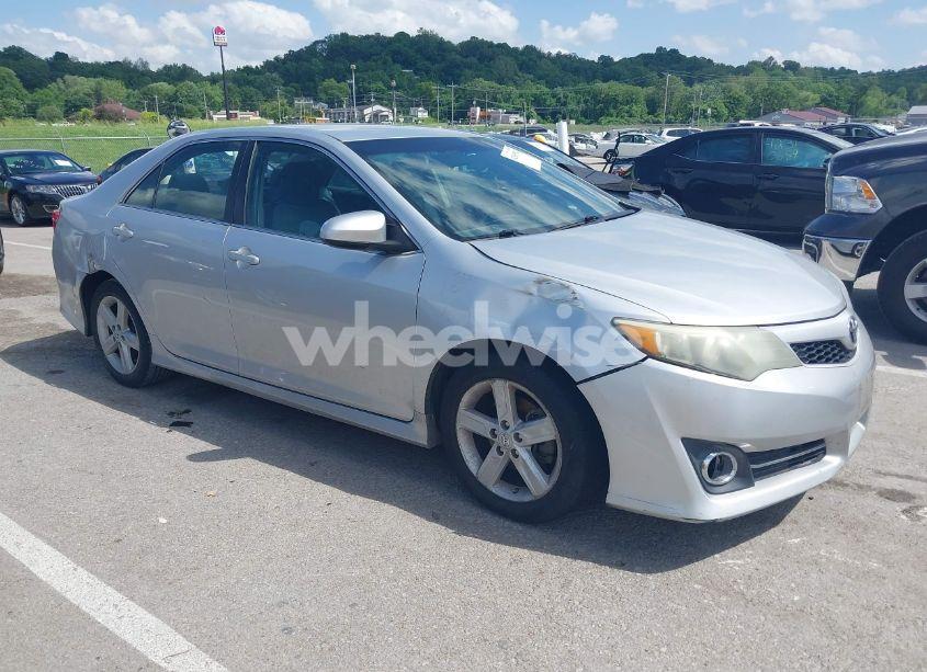 2013 Toyota Camry L/LE/SE/XLE (VIN 4T1BF1FK9DU206675) main photo