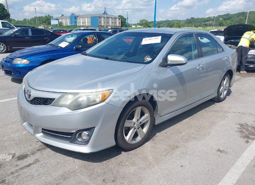 Photo 2 of 2013 Toyota Camry L/LE/SE/XLE (VIN 4T1BF1FK9DU206675)
