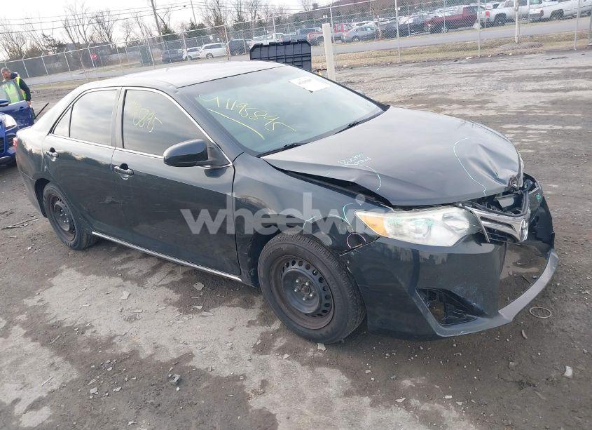 2013 Toyota Camry LE (VIN 4T1BF1FK9DU217580) main photo