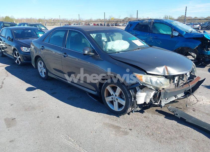 2013 Toyota Camry SE (VIN 4T1BF1FK9DU229826) main photo