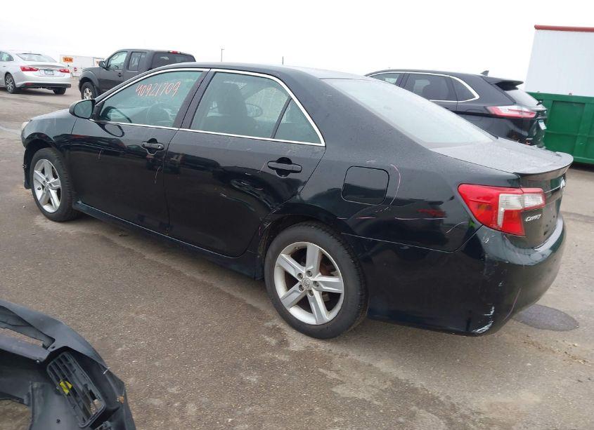 Photo 3 of 2013 Toyota Camry SE (VIN 4T1BF1FK9DU235142)