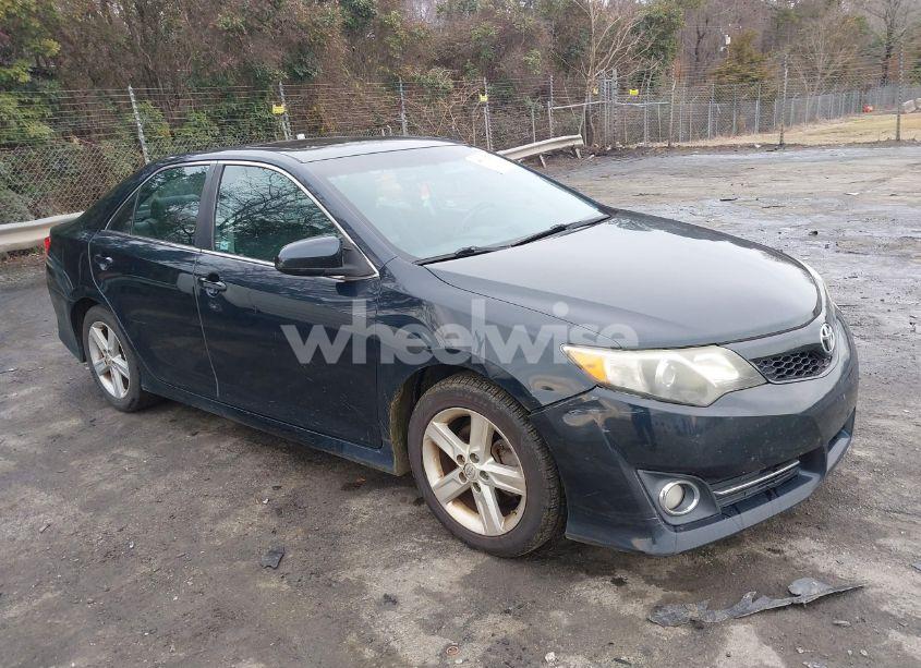2013 Toyota Camry SE (VIN 4T1BF1FK9DU238140) main photo