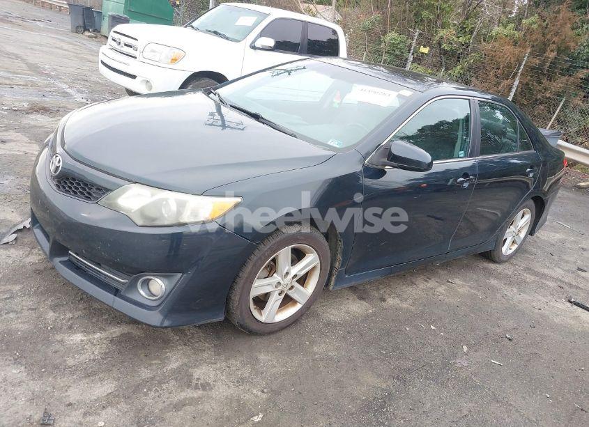 Photo 2 of 2013 Toyota Camry SE (VIN 4T1BF1FK9DU238140)
