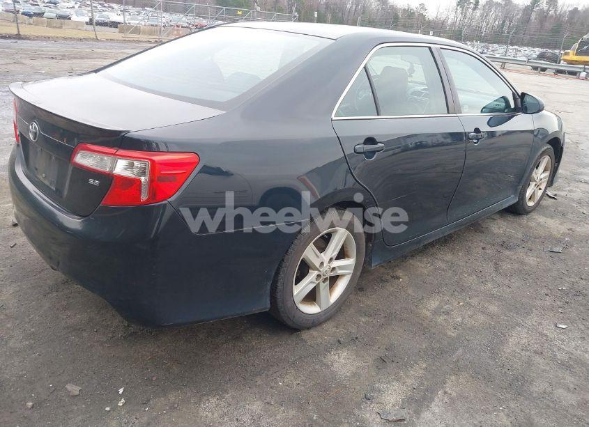 Photo 4 of 2013 Toyota Camry SE (VIN 4T1BF1FK9DU238140)
