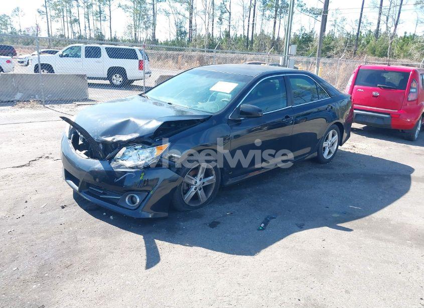 Photo 2 of 2013 Toyota Camry SE (VIN 4T1BF1FK9DU254127)