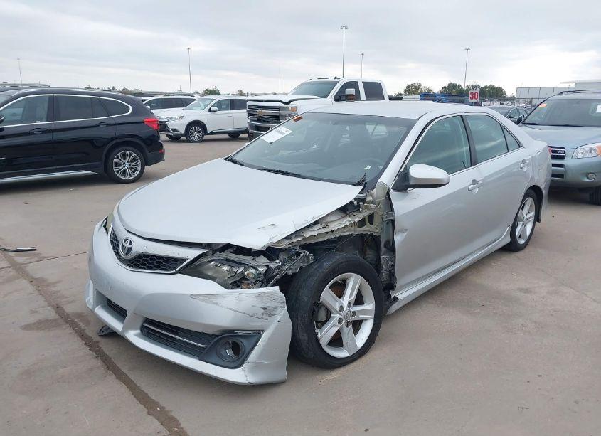Photo 2 of 2013 Toyota Camry SE (VIN 4T1BF1FK9DU258632)