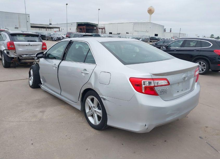 Photo 3 of 2013 Toyota Camry SE (VIN 4T1BF1FK9DU258632)