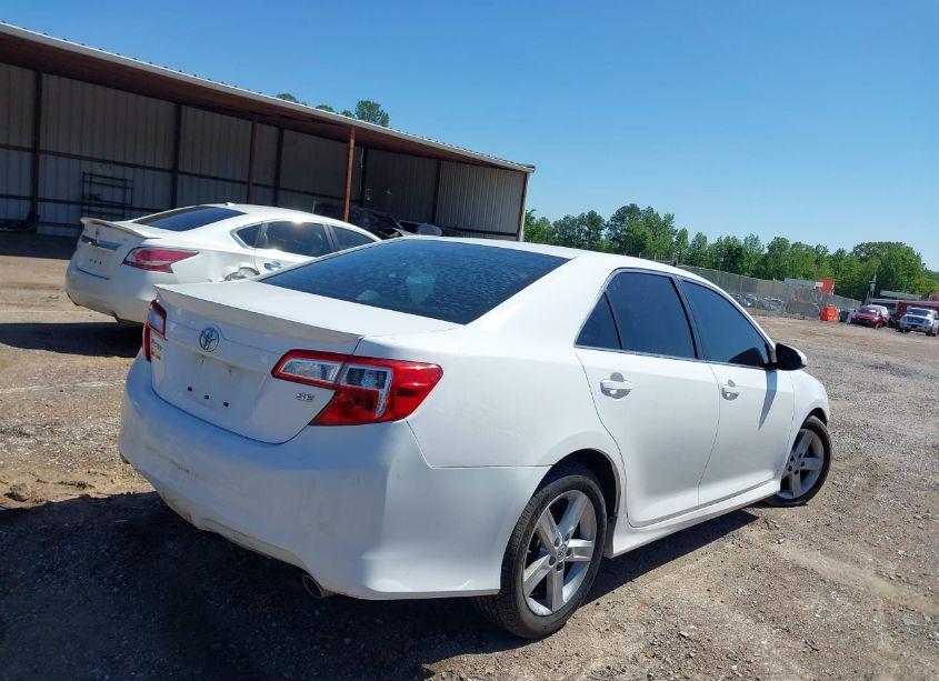 Photo 4 of 2013 Toyota Camry SE (VIN 4T1BF1FK9DU271803)
