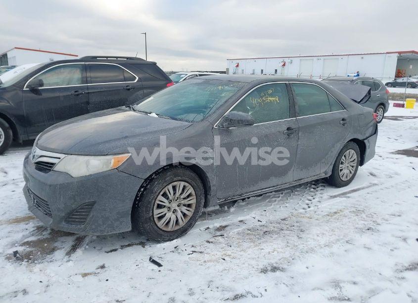 Photo 2 of 2013 Toyota Camry LE (VIN 4T1BF1FK9DU272353)