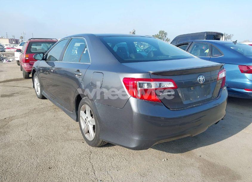 Photo 3 of 2013 Toyota Camry SE (VIN 4T1BF1FK9DU278525)