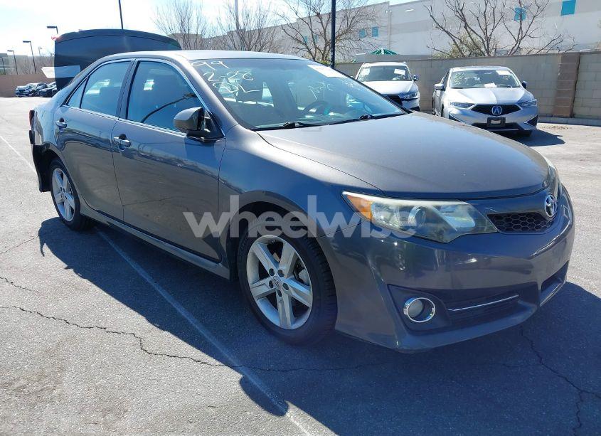 2013 Toyota Camry SE (VIN 4T1BF1FK9DU653149) main photo