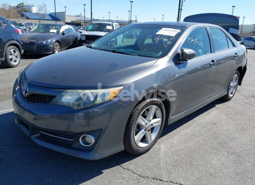 Photo 2 of 2013 Toyota Camry SE (VIN 4T1BF1FK9DU653149)