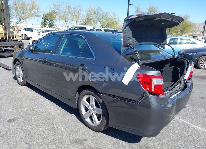 Photo 3 of 2013 Toyota Camry SE (VIN 4T1BF1FK9DU653149)