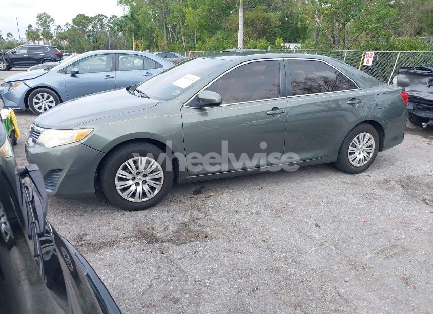 Photo 2 of 2013 Toyota Camry L (VIN 4T1BF1FK9DU669593)