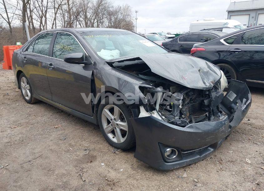 2013 Toyota Camry SE (VIN 4T1BF1FK9DU678164) main photo