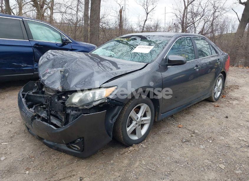Photo 2 of 2013 Toyota Camry SE (VIN 4T1BF1FK9DU678164)
