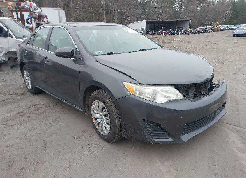 2013 Toyota Camry LE (VIN 4T1BF1FK9DU680769) main photo