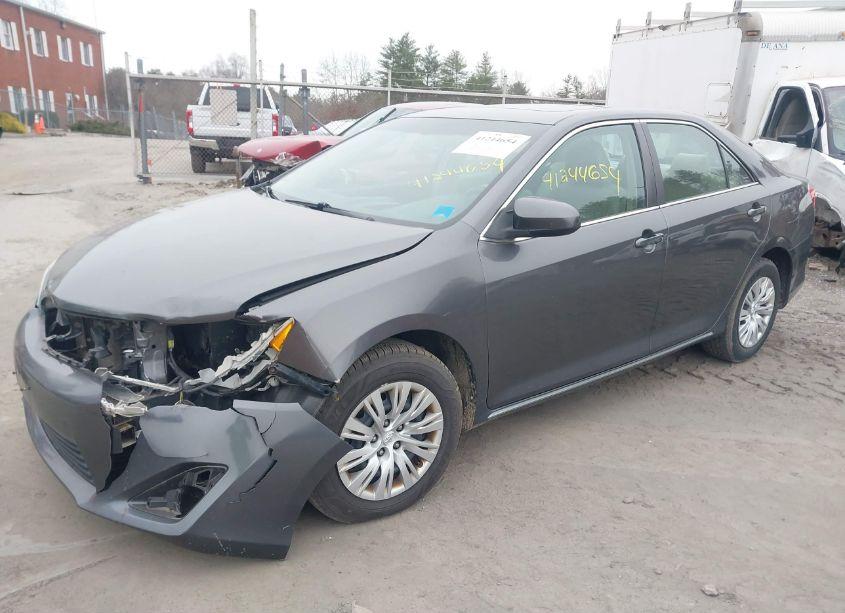 Photo 2 of 2013 Toyota Camry LE (VIN 4T1BF1FK9DU680769)