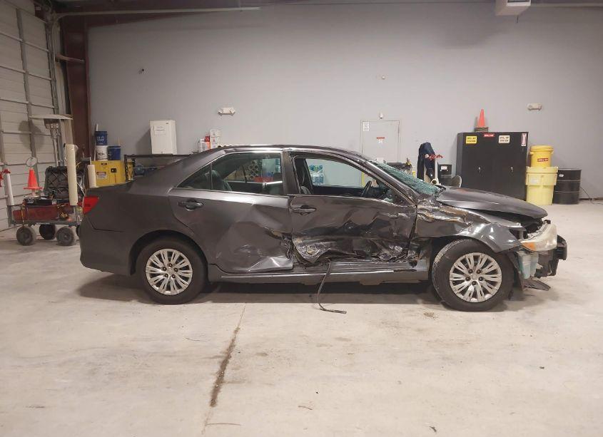 Photo 14 of 2013 Toyota Camry LE (VIN 4T1BF1FK9DU682599)